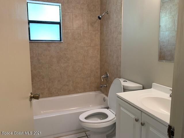 1098 Elmsford Street NW, Palm Bay, FL 32907