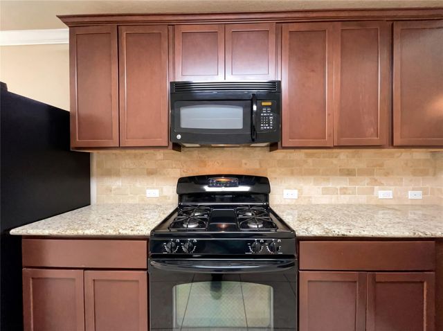 7208 Outfitter DR, Austin, TX 78744