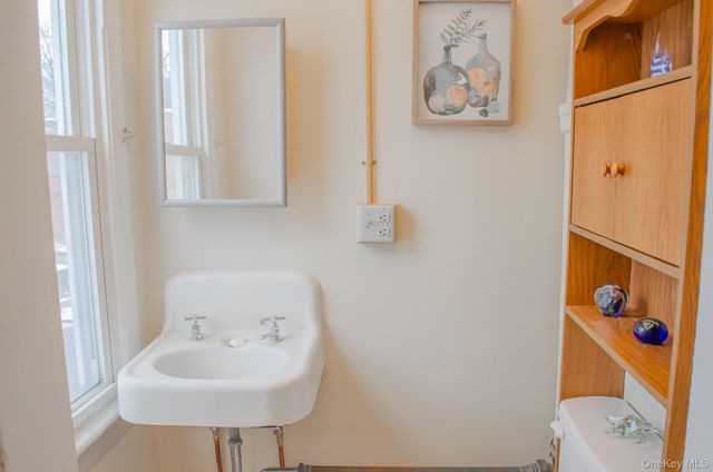 49 Gill Street, Kingston, NY 12401