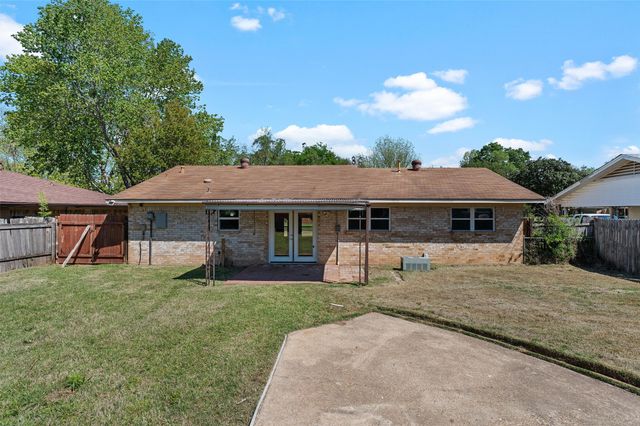 2102 Orbit Drive, Bossier City, LA 71112