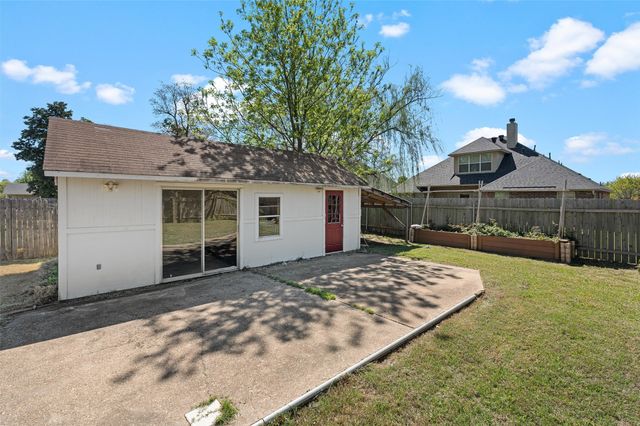 2102 Orbit Drive, Bossier City, LA 71112