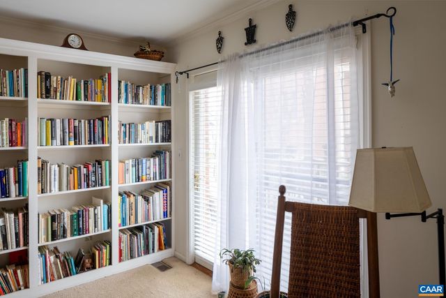 1325 Branchlands Dr Apt E, Charlottesville, VA 22901