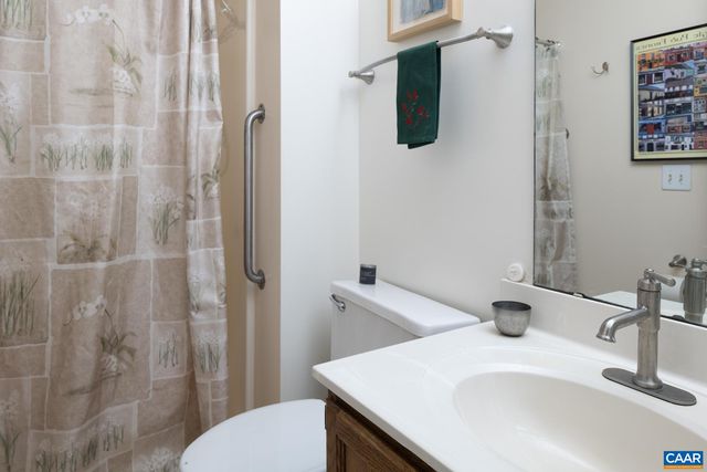 1325 Branchlands Dr Apt E, Charlottesville, VA 22901