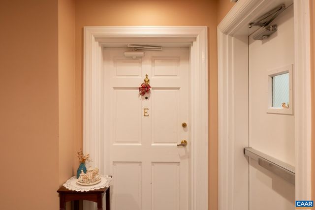 1325 Branchlands Dr Apt E, Charlottesville, VA 22901