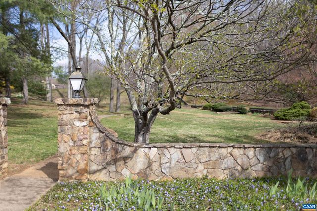 1325 Branchlands Dr Apt E, Charlottesville, VA 22901