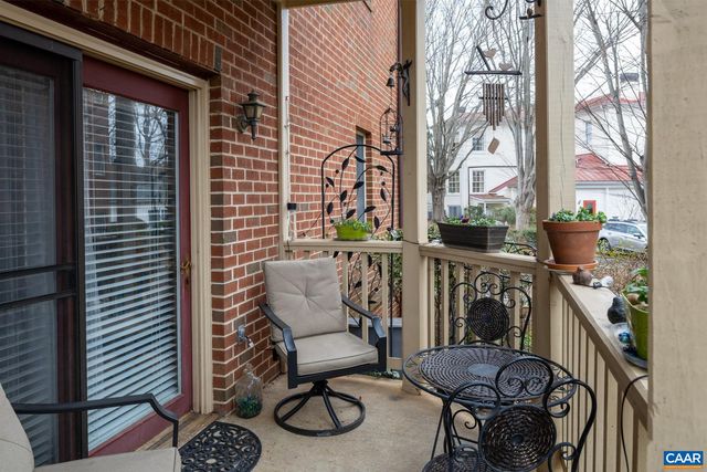1325 Branchlands Dr Apt E, Charlottesville, VA 22901