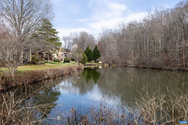 1325 Branchlands Dr Apt E, Charlottesville, VA 22901