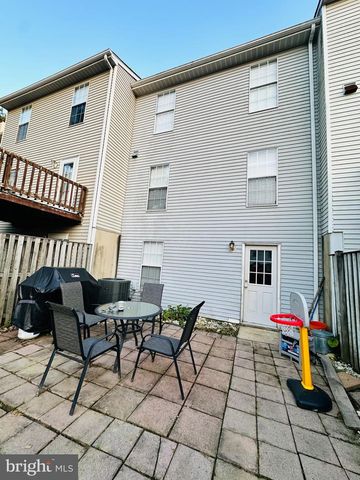 17 E SHETLAND CT, Newark, DE 19711
