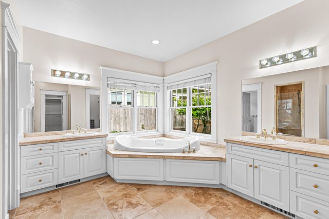 283 High Street, Ashland, OR 97520