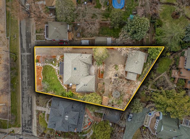 283 High Street, Ashland, OR 97520