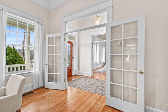 283 High Street, Ashland, OR 97520