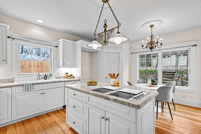 283 High Street, Ashland, OR 97520