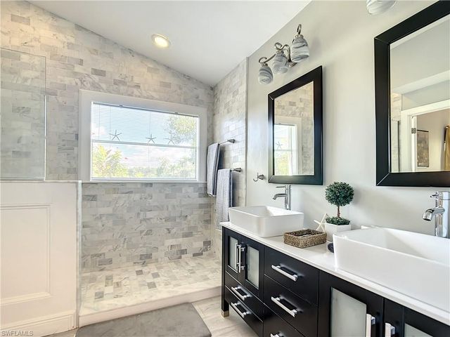 13633 ADMIRAL CT, Fort Myers, FL 33912