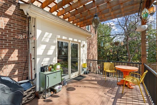 1382 Turkey Hill Road, Winston-salem, NC 27106