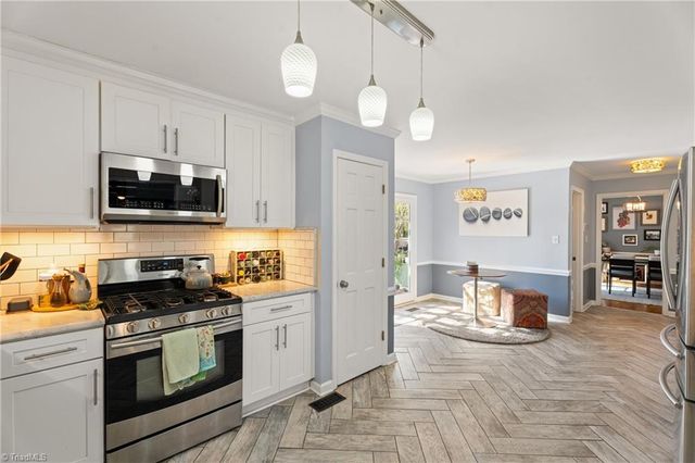 1382 Turkey Hill Road, Winston-salem, NC 27106