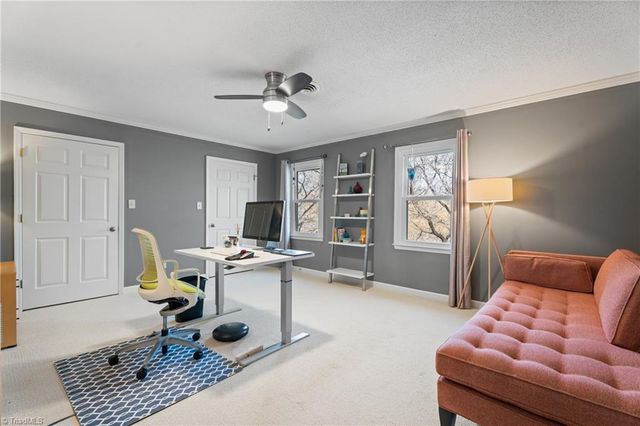 1382 Turkey Hill Road, Winston-salem, NC 27106