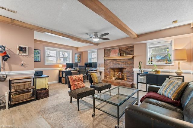 1382 Turkey Hill Road, Winston-salem, NC 27106