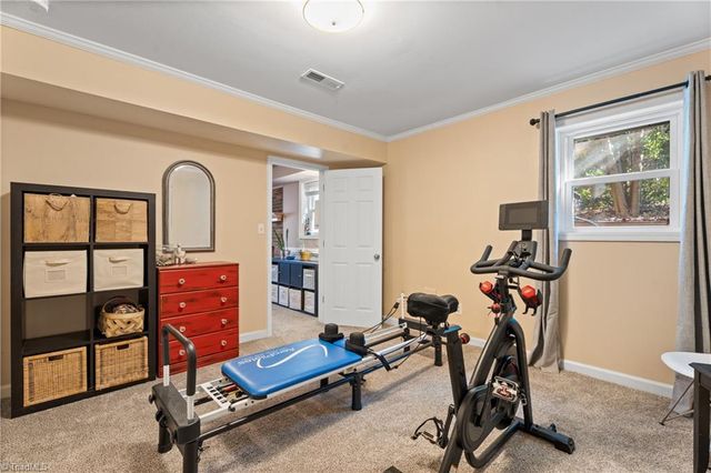 1382 Turkey Hill Road, Winston-salem, NC 27106