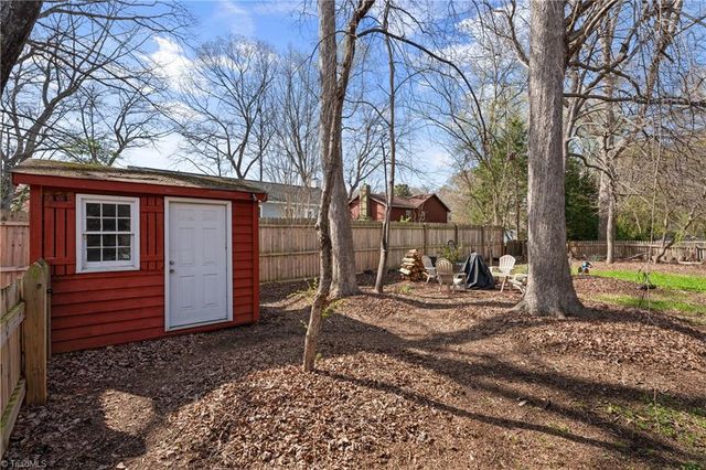 1382 Turkey Hill Road, Winston-salem, NC 27106