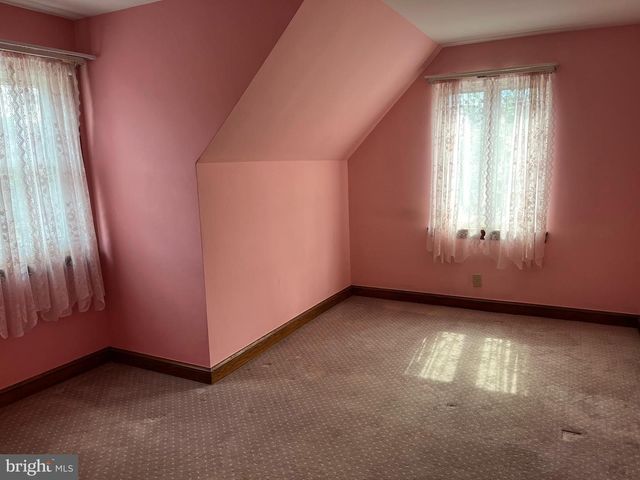 216 MARYLAND AVE, Hancock, MD 21750