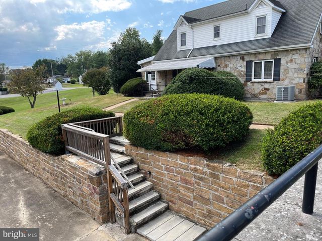 216 MARYLAND AVE, Hancock, MD 21750