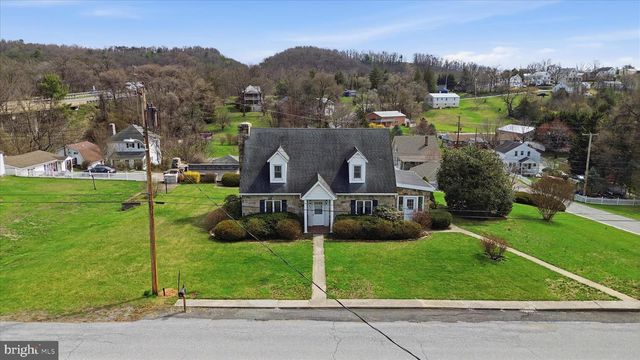 216 MARYLAND AVE, Hancock, MD 21750