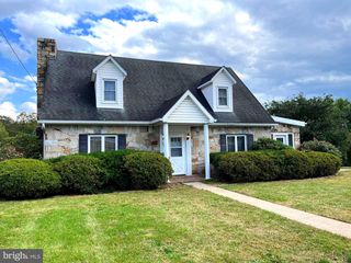 216 MARYLAND AVE, Hancock, MD 21750