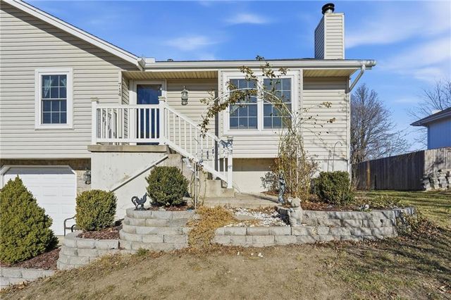 714 Nelson Drive, Grain Valley, MO 64029