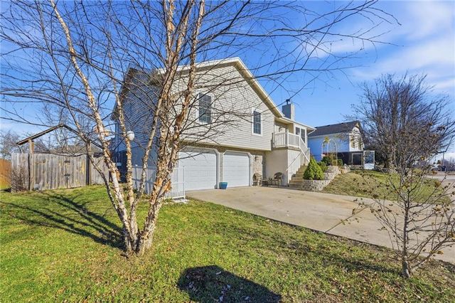 714 Nelson Drive, Grain Valley, MO 64029