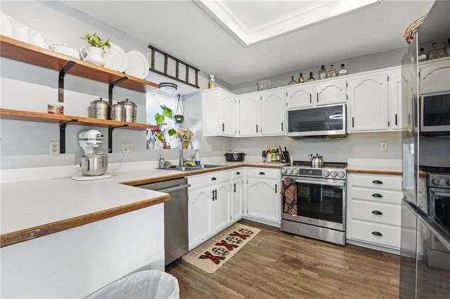 714 Nelson Drive, Grain Valley, MO 64029