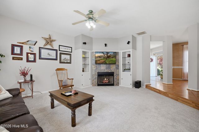 147 N Point Boulevard, Moyock, NC 27958
