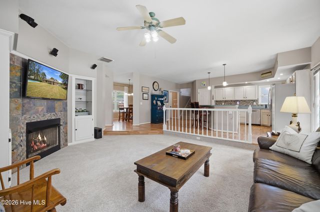 147 N Point Boulevard, Moyock, NC 27958