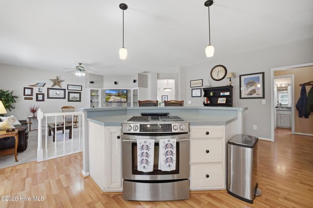 147 N Point Boulevard, Moyock, NC 27958