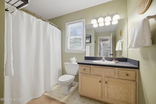 147 N Point Boulevard, Moyock, NC 27958