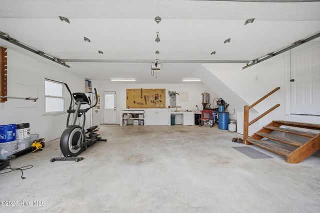 147 N Point Boulevard, Moyock, NC 27958