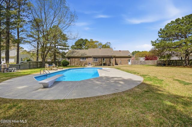 147 N Point Boulevard, Moyock, NC 27958
