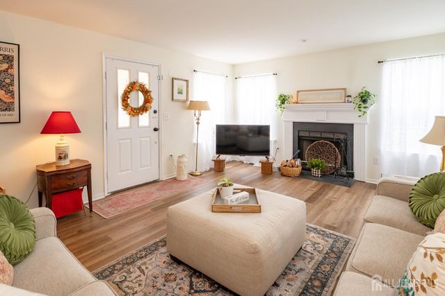 186 Barclay Court, Piscataway, NJ 08854