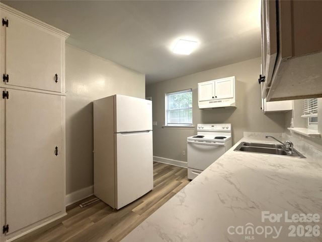 2000 Weststone Drive, Charlotte, NC 28208