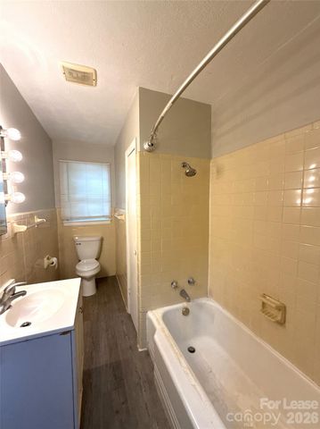 2000 Weststone Drive, Charlotte, NC 28208