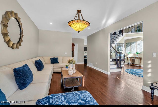 9 Mehar Court, Jackson, NJ 08527