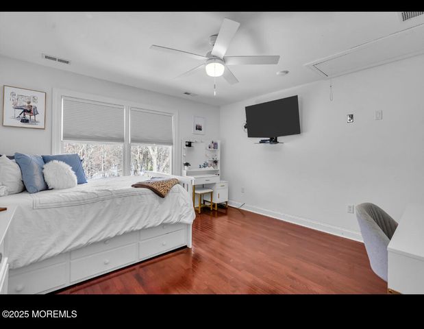 9 Mehar Court, Jackson, NJ 08527