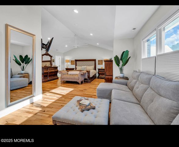 9 Mehar Court, Jackson, NJ 08527