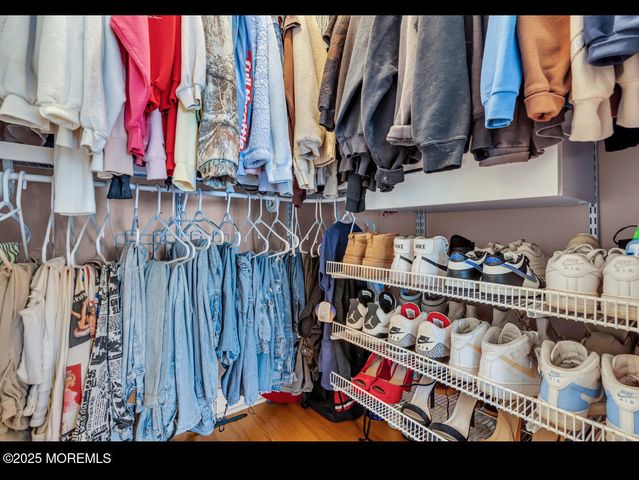 9 Mehar Court, Jackson, NJ 08527