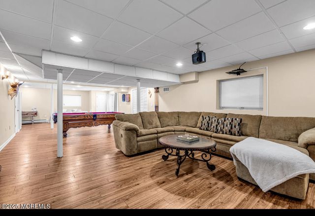 9 Mehar Court, Jackson, NJ 08527