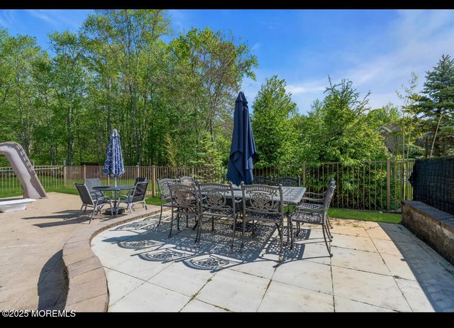9 Mehar Court, Jackson, NJ 08527