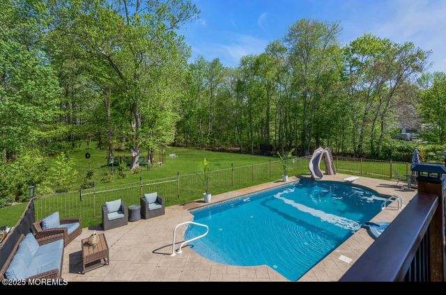 9 Mehar Court, Jackson, NJ 08527