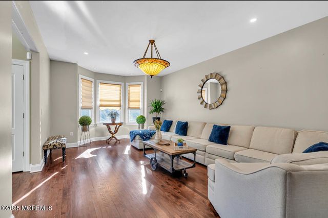 9 Mehar Court, Jackson, NJ 08527