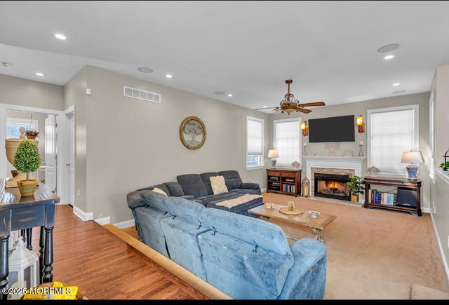 9 Mehar Court, Jackson, NJ 08527