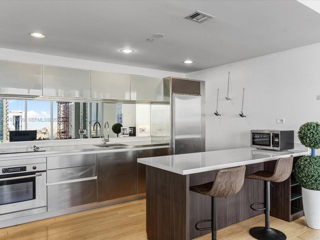 1040 Biscayne Blvd 1107, Miami, FL 33132