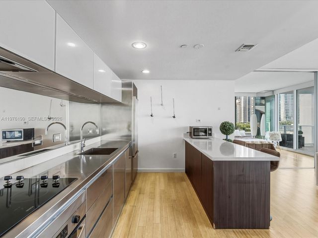 1040 Biscayne Blvd 1107, Miami, FL 33132